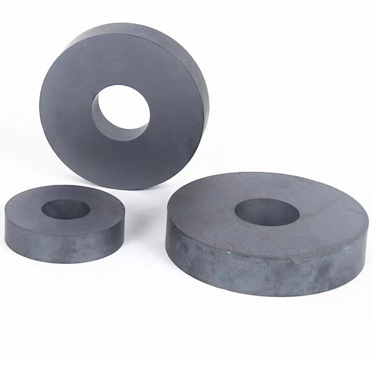 Various Circular Ferrite Magnets, Circular Magnets, Standard Magnets, Toy Black Magnets, Custom Processing from Manufacturers