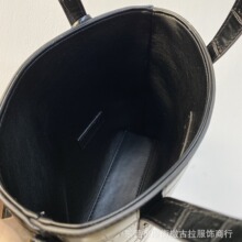 ������Ƥ�{�~�yŮ��β��б��μ�ˮͰ�����Qԭ�δ���������Ҹ�°�