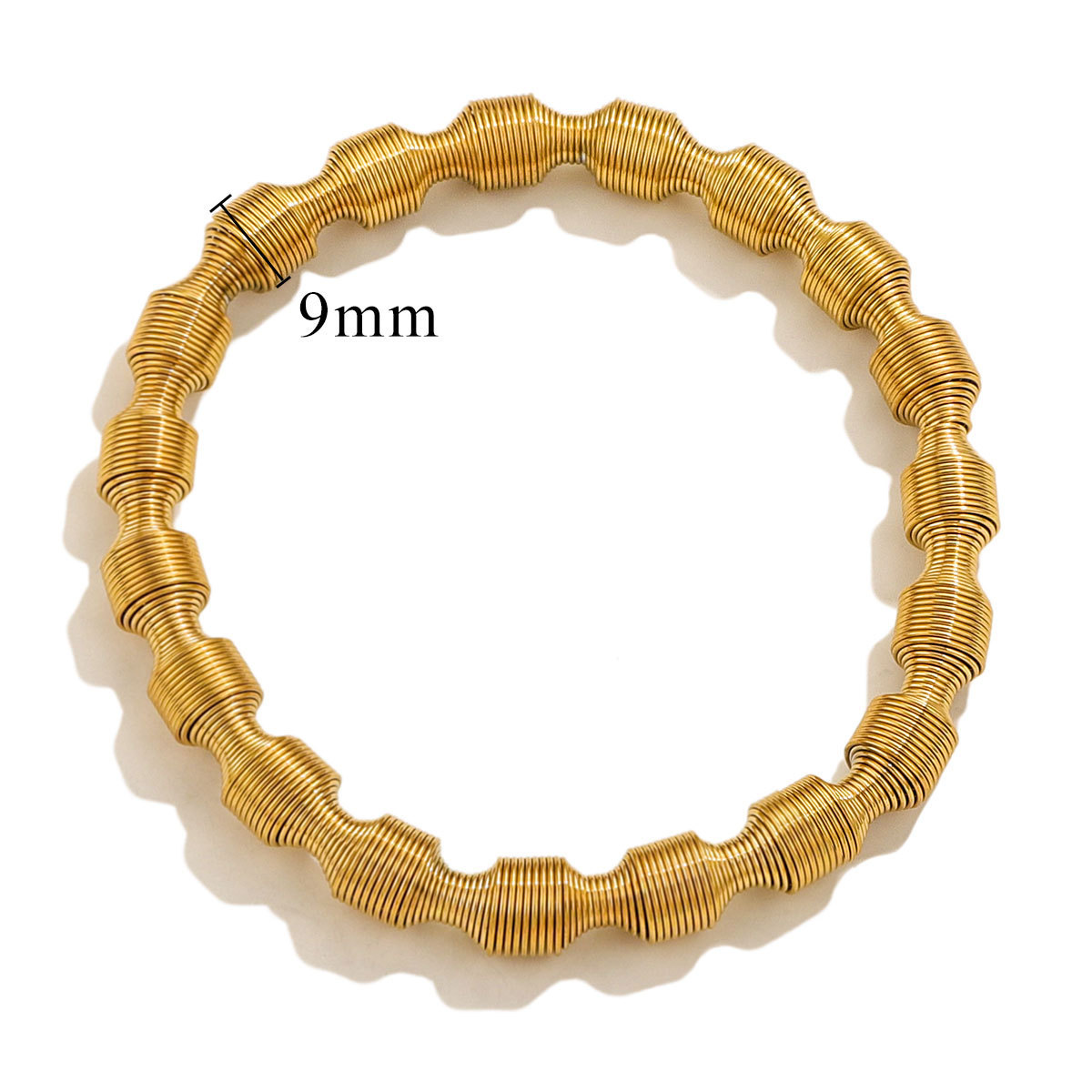 Europa y los Estados Unidos transfronterizos nuevos aberturas de acero de titanio chapado en oro pulseras de malla de acero inoxidable ajustable en forma de C pulseras de acero inoxidable para hombres y mujeres al por mayor