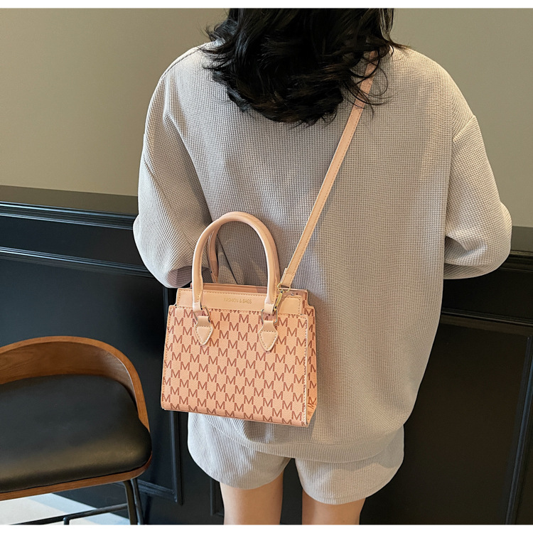 510g Weight Zipper Closure Type Single Shoulder Strap Strap Type Shoulder Bag Bags Type Casual Occasion Pu Leather Material Letter Pattern All Seasons Season Women's Gender Streetwear Style Square Shape Small Size Women's Small Pu Leather Letter Streetwear Square Zipper Shoulder Bag 4