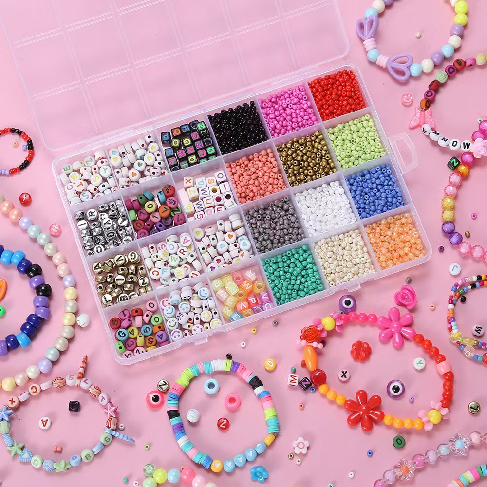 Los niños DIY encadenan cuentas a mano juguetes educativos las niñas usan cuentas para centrarse en el entrenamiento de joyas, pulseras y materiales de collar