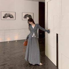 秋季穿搭假两件一整套高级感V领黑色针织高腰连衣裙子女时尚套装