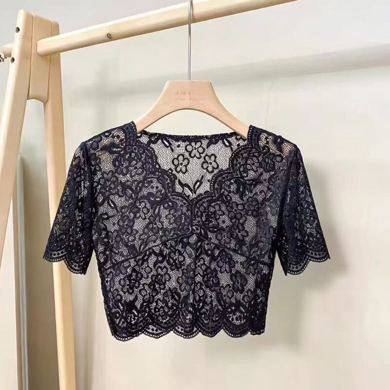 Black half-V-neck lace base shirt for women, thin inner layer, 2026 new anti-exposure stylish tube top Black half-V-neck lace base shirt for women, thin inner layer, 2026 new anti-exposure stylish tube top