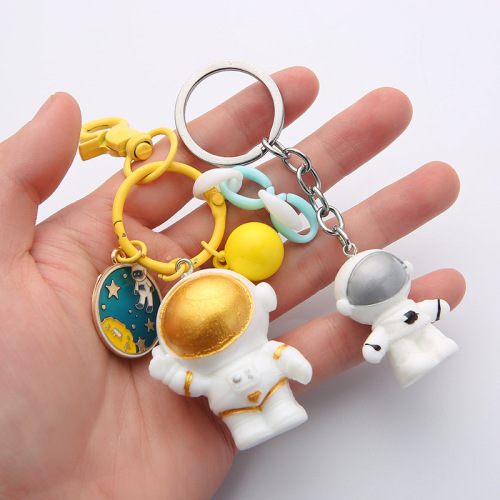 Creative cartoon astronaut astronaut keychain car keychain male and female couple student bag pendant gift
