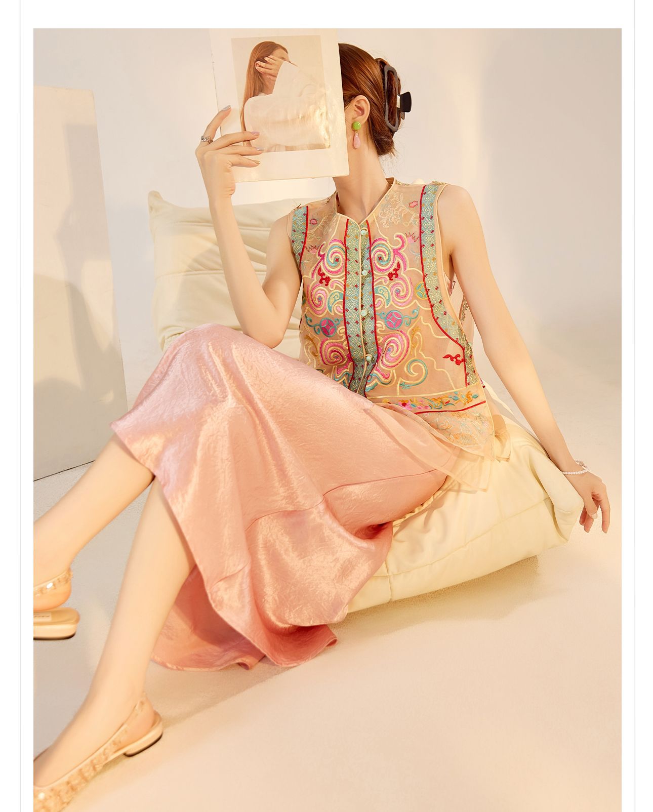 Áo vest cổ đứng phong cách retro Trung Hoa, thiết kế thêu, chất liệu tơ dâu tằm, mẫu ZX N4045 — Màu đen, Hồng mơ chi tiết 5