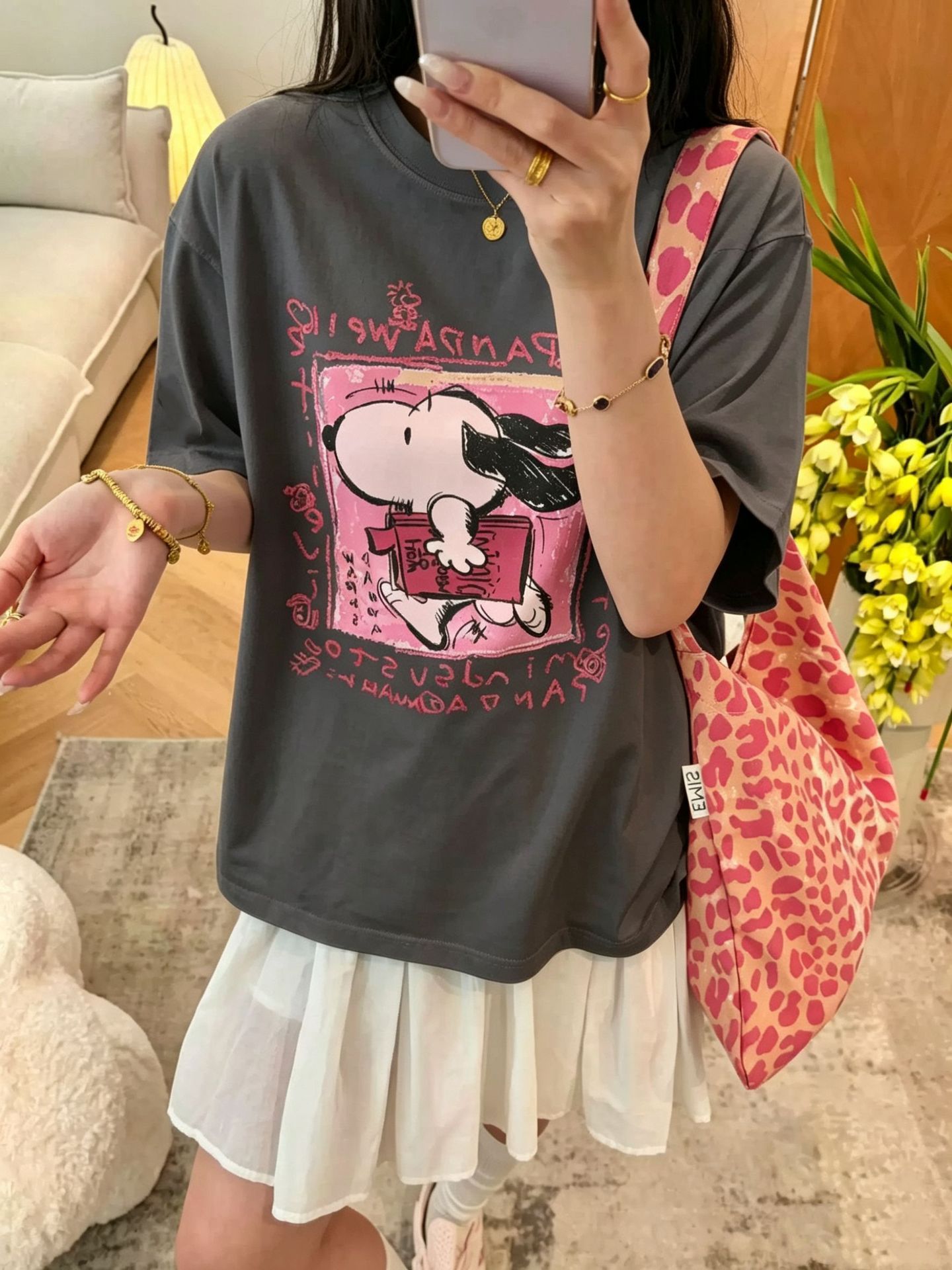 2026 nueva impresión coreana de dibujos animados Snoopy suelta camiseta de manga corta de cuello redondo de mujer de moda de moda image 12