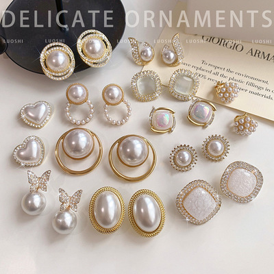 Baroque French Retro Pearl Earrings Light extravagance senior temperament Ladies Ear Studs 2022 new pattern Earrings