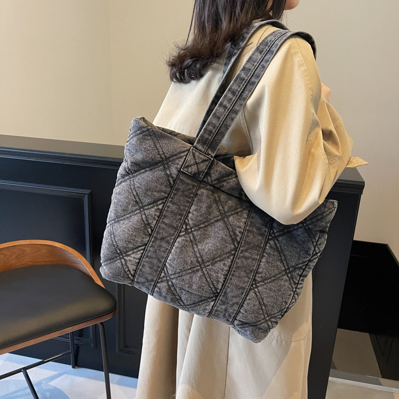 Bolso de mezclilla Bolso de hombro rombo de invierno 2024 para mujer Bolso de alta capacidad Bolso de viaje de clase al por mayor