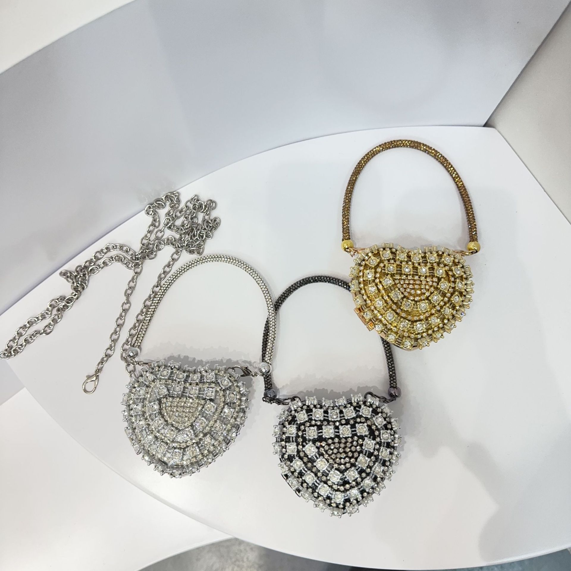 240g Weight Magnetic Buckle Closure Type Single Shoulder Strap Strap Type Shoulder Bag Bags Type Party Occasion Acrylic Material Women's Backpack Backpack Heart Shape Pattern All Seasons Season Women's Gender Elegant Style Heart-shaped Shape Arylic Heart Shape Heart-shaped Evening Bags 4