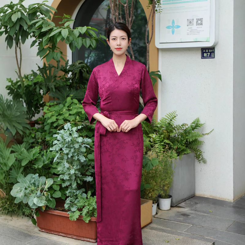 Blq323 Embroidered Satin Summer Dress with Mid-Length Sleeves, Rose Red Slim-Fit Xizang Clothing with V-Neck