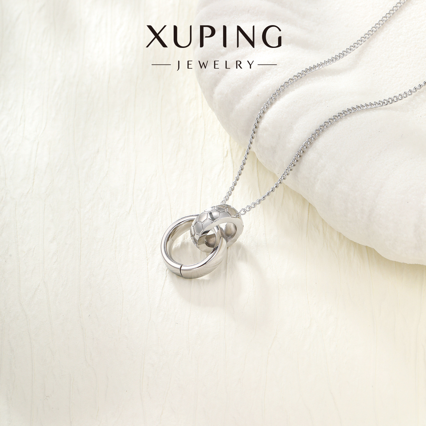 Xuping estilo simple collar de acero inoxidable entrelazado nicho de viento diario dulce y fresco viento cadena de clavícula