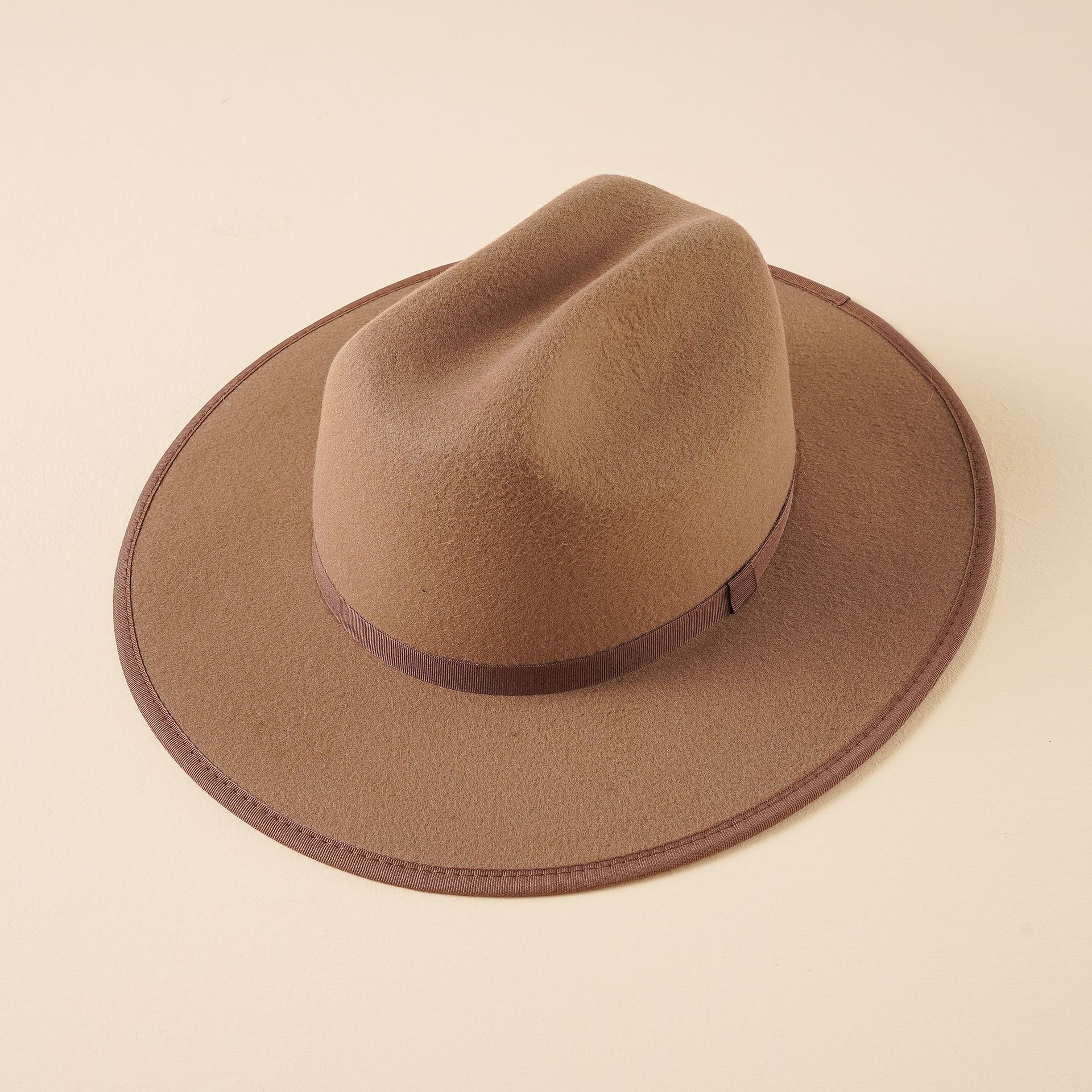 Negro británico de ala ancha sombrero superior Otoño e Invierno de las mujeres Jazz sombrero de ala grande hombres dragón y Phoenix lana Caballero sombrero de fieltro grande