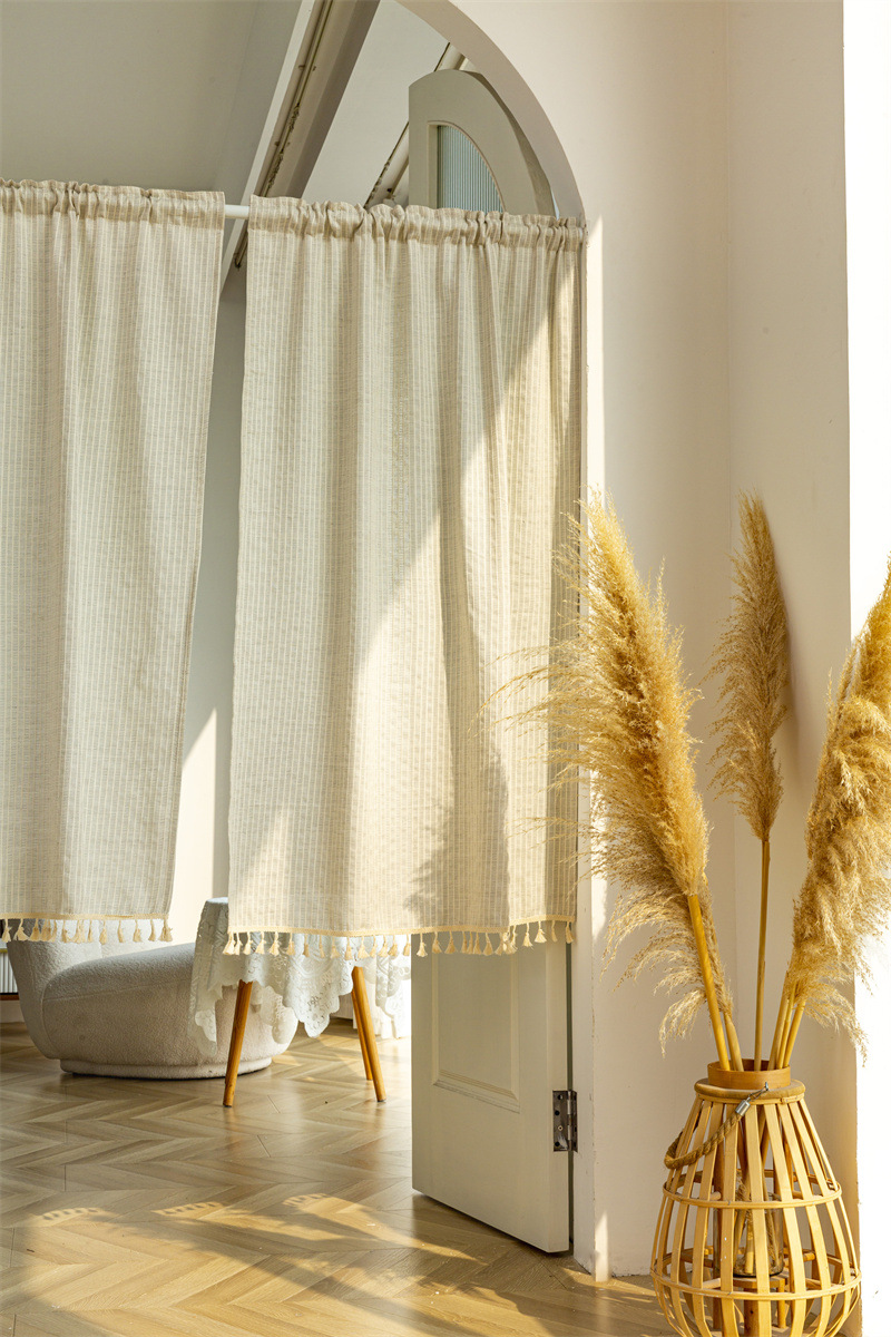 Cortina de puerta de algodón estilo coreano con borlas de fieltro_voghion.com