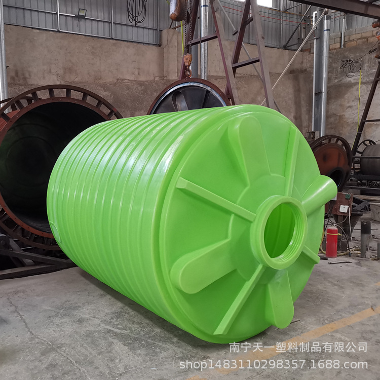 牛筋料塑料水箱水塔,工地用储水桶,塑料PE储罐,化工塑料储罐厂家