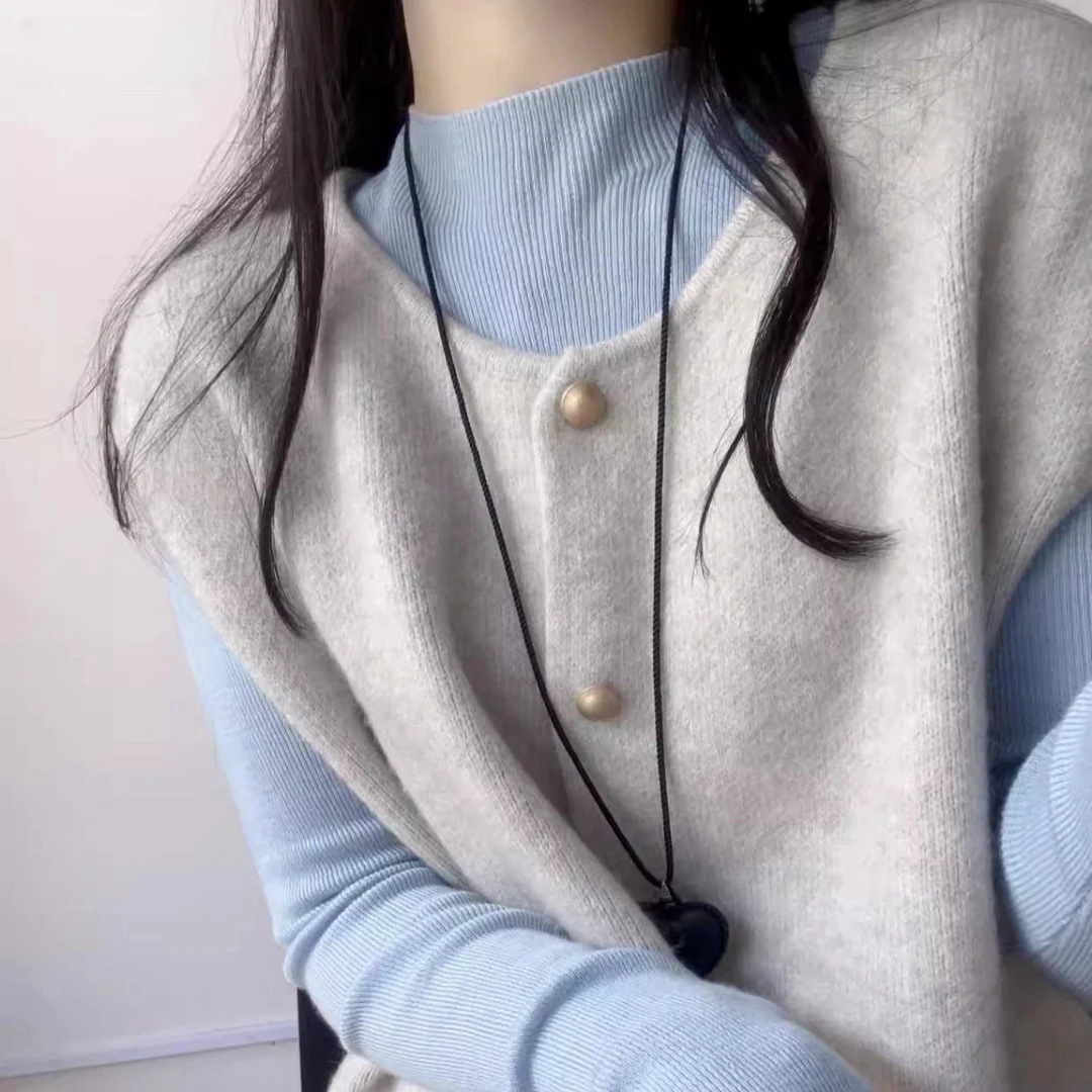 简约软糯针织马甲女2025春季叠穿坎肩单排扣上衣气质毛衣开衫百搭