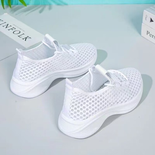 Summer hit women's mesh shoes, breathable ultra-light running shoes, hollow mesh and soft soles, breathable and thick soles, and do not tire your feet