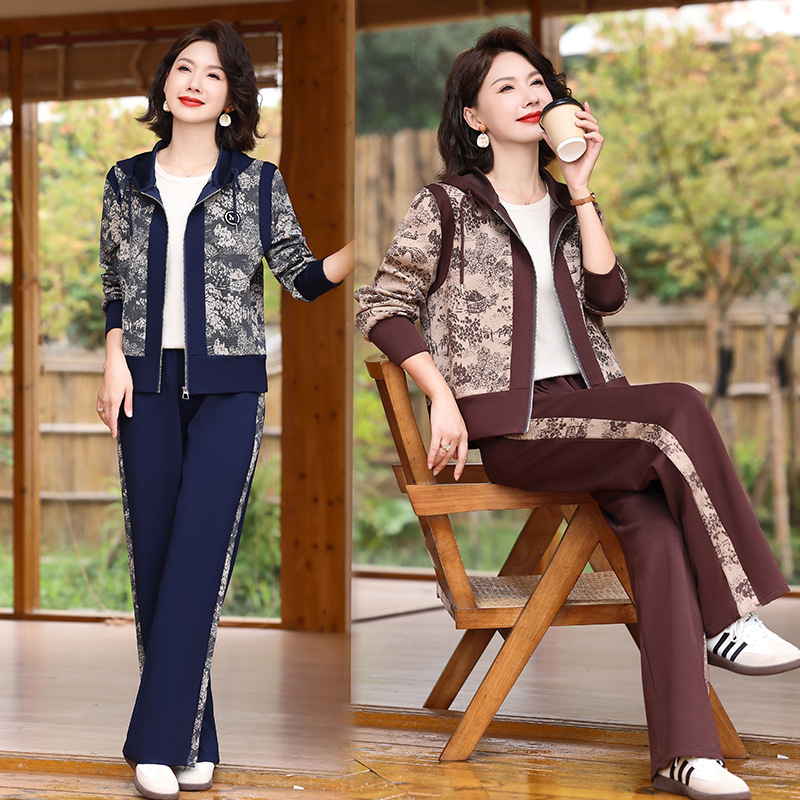 年轻妈妈秋装休闲套装2025新款连帽上衣外套中老年女装洋气运动服|undefined