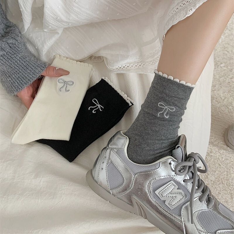 silver embroidery bow lace socks women South Korea ins silver breathable cotton socks socks black and white gray women's socks silver embroidery bow lace socks women South Korea ins silver breathable cotton socks socks black and white gray women's socks