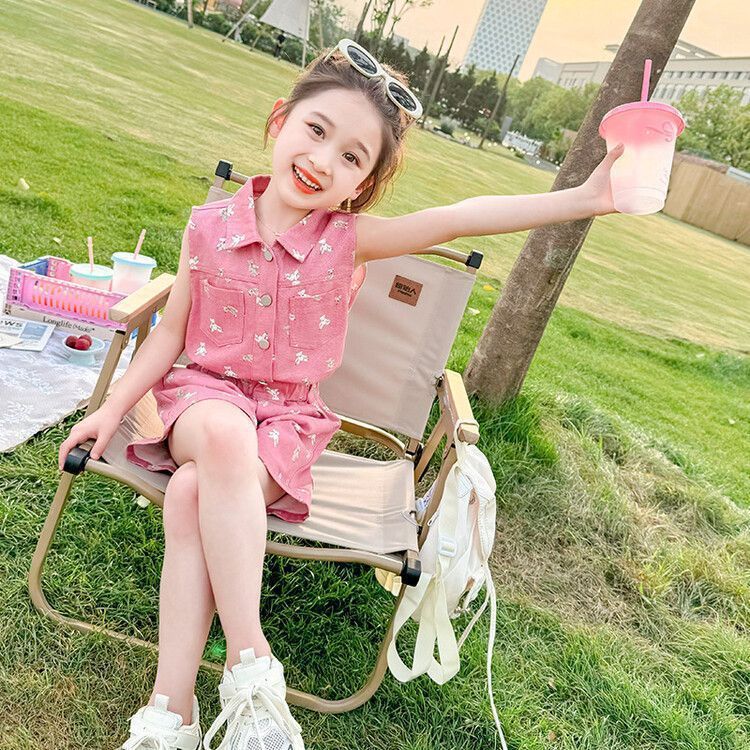 女の子スーツ夏 2025 新しいスタイルの小さな女の子ファッショナブルで超かわいい夏服韓国スタイルのルーズノースリーブスポーツ 2 点セット|undefined