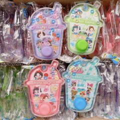 新型の益智玩具の水の中でリングの懐かしい飲み物のミルクティーの瓶の掌の中で水中のゲーム機の小さい贈り物を投げます。