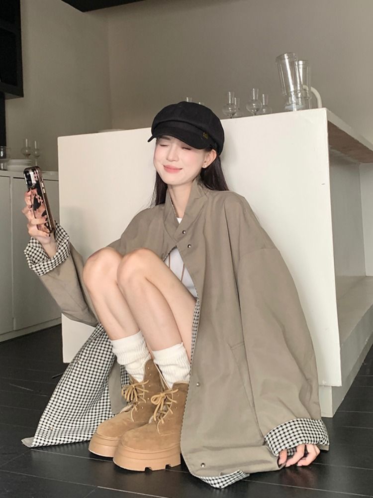 A large-sized Korean-style fashionable checked two-sided trench coat for women, a new mid-length casual stand-up collar top for women from spring and autumn