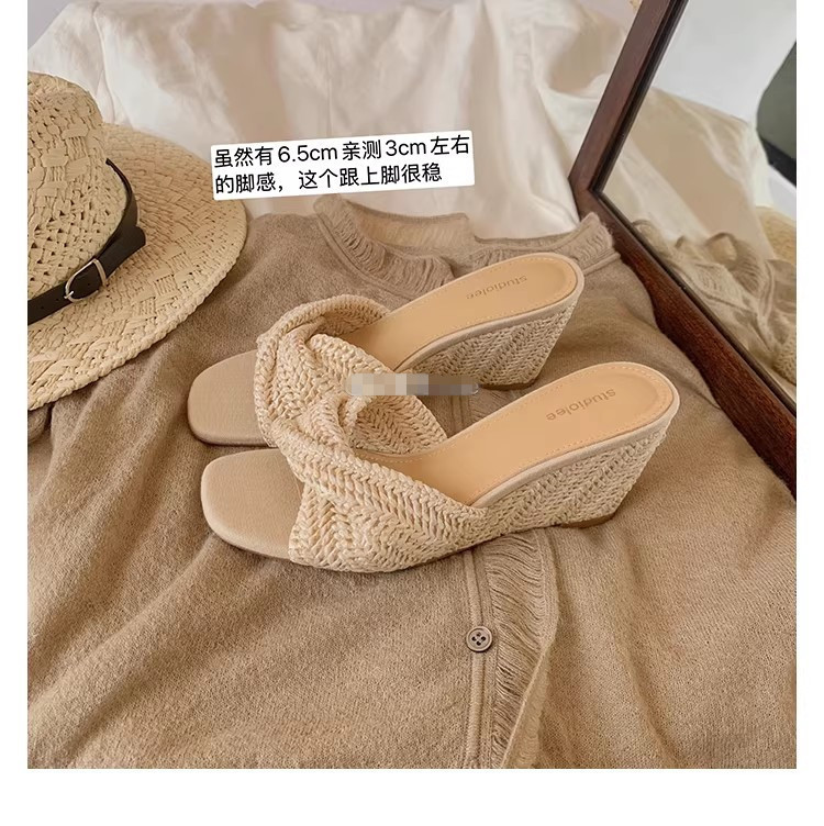 Grape Mom's Same Style 6.5cm Wedge Heel~ French Resort Style Square Toe Cross-Strap Straw Mule High-Heeled Women's Sandals
