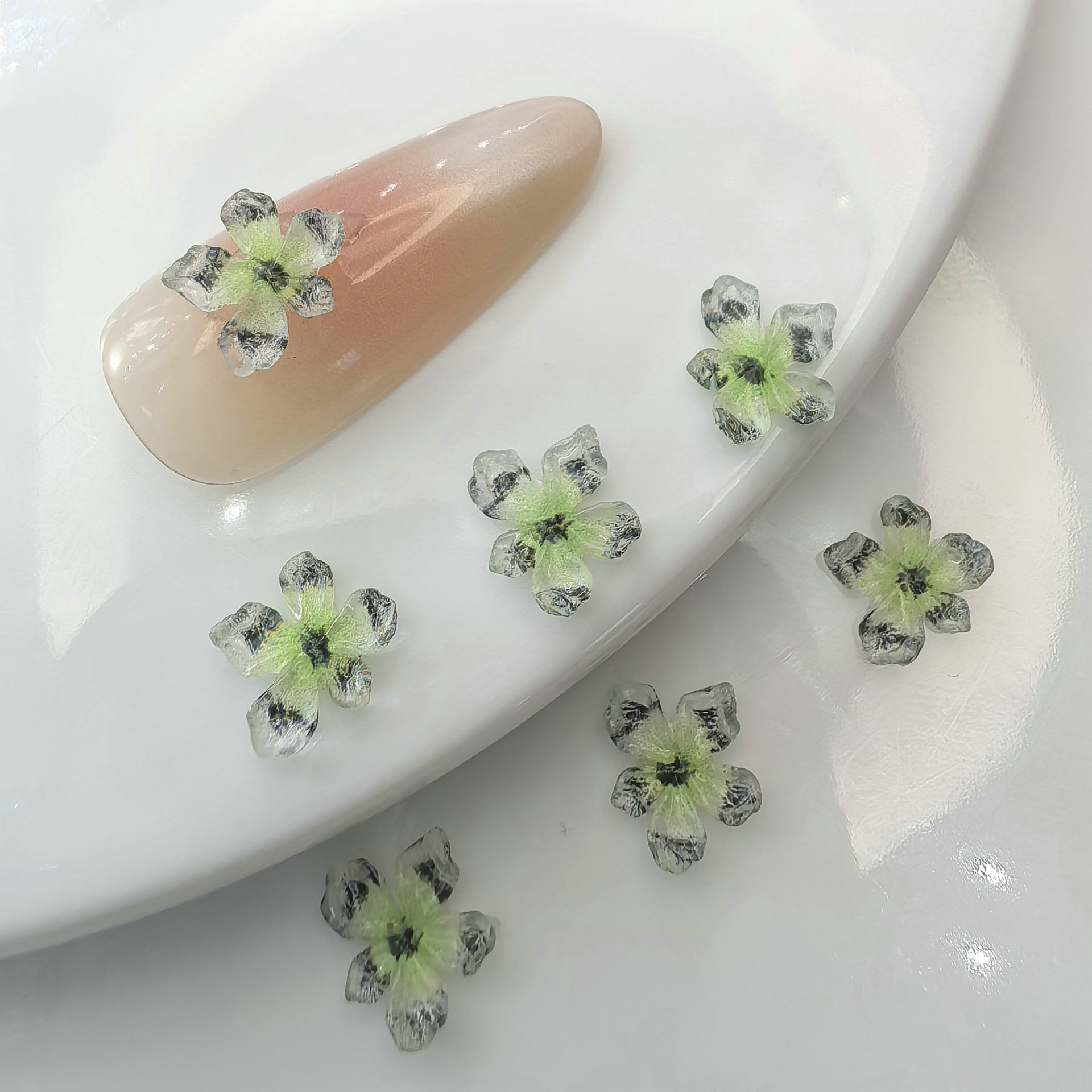 冰晶软雕美甲饰品小号狐尾百合花穿戴甲工厂配件0010.jpg