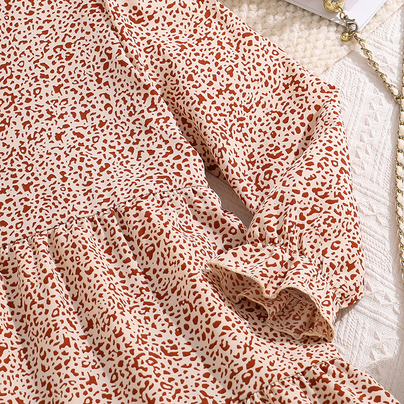 Flickklänning med lång ärm och tryck för hösten_voghion.com