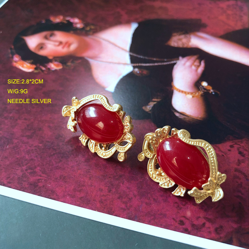 Chinese Red Resin Gem Medieval Palace Earrings display picture 4