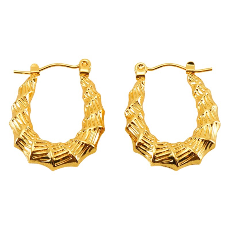 Estilo retro europeo y americano de acero inoxidable con textura de bambú pendientes mujer 18K oro titanio acero en forma de U hebilla pendientes al por mayor