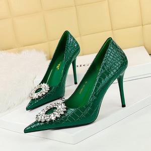 3391-K29 European and American Fashion High Heels Slim Heel Shallow Mouth Pointed Retro Lacquer Skin Snake Pattern Water