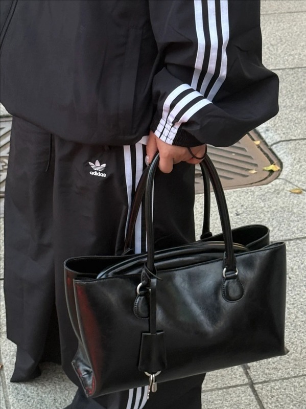 网红同款秋冬新品小众极简手提单肩腋下通勤女大容量托特包|undefined