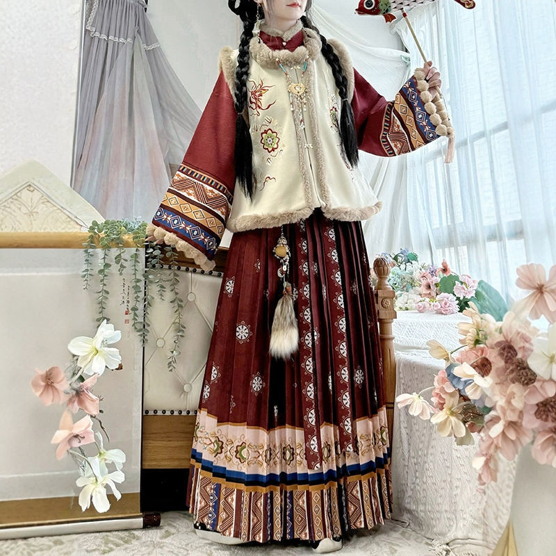 Original Hanfu for Women by Han Ting Ji: National Style Plush Warm Pleated Skirt and Ethnic Style New Year Robe Set for Winter