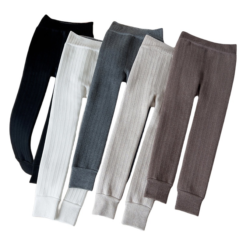 2023 otoño y el invierno Nueva recortada pantimedias de fondo niñas engrosada caliente giro pantimedias de punto de fábrica al por mayor