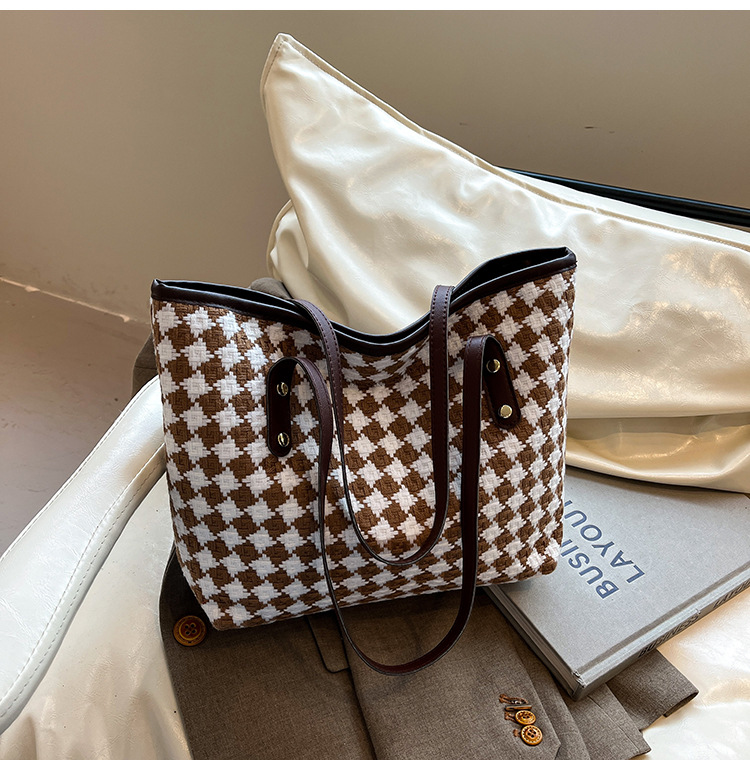 Casual commuting women's bag 2025 Spring checkered simple, stylish and trendy single-shoulder crossbody bag tote bag undefined