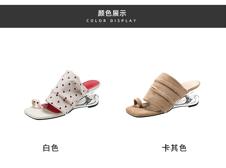 Giày sandal nữ gót 6 cm mũi vuông giấu gót, thiết kế xếp ly chấm bi, gót dị hình — Màu nâu, Màu trắng chi tiết 4