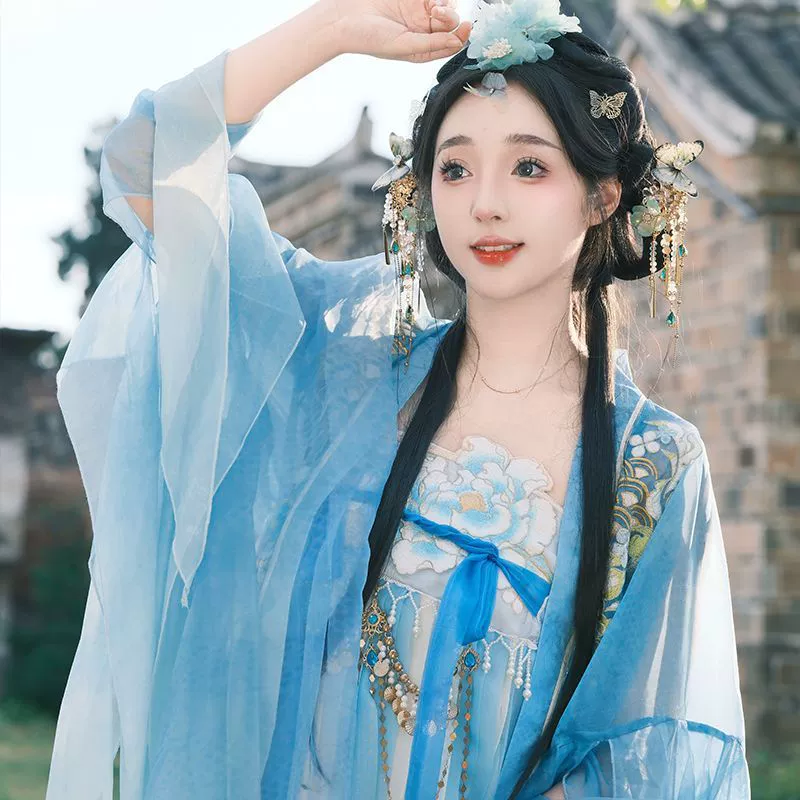 Новое ханьфу 2025 года, новый стиль с элементами ханьфу до груди, эффектно измятые широкие рукава, нежное и элегантное, с обильной вышивкой, улучшенная версия.