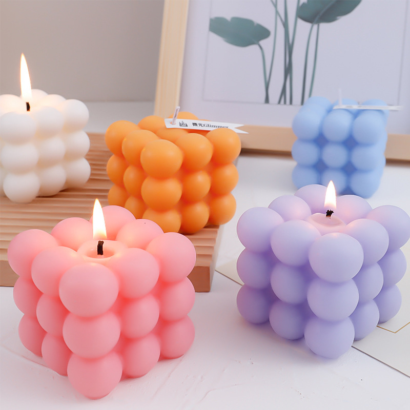 Cubo vela color al azar enviar una caja