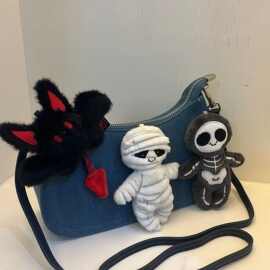 2025新款牛仔布包包女可爱卡通毛绒木乃伊小骷髅公仔包手提斜挎包