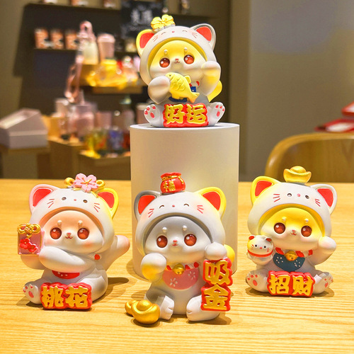 Creative festive and cute Lucky Cat Doll Car Ornaments Resin Crafts Office Desktop Decorations Gifts