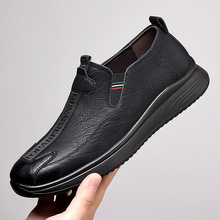 2025新款男士休闲皮鞋潮流男鞋耐磨软底软面一脚蹬运动单鞋批发