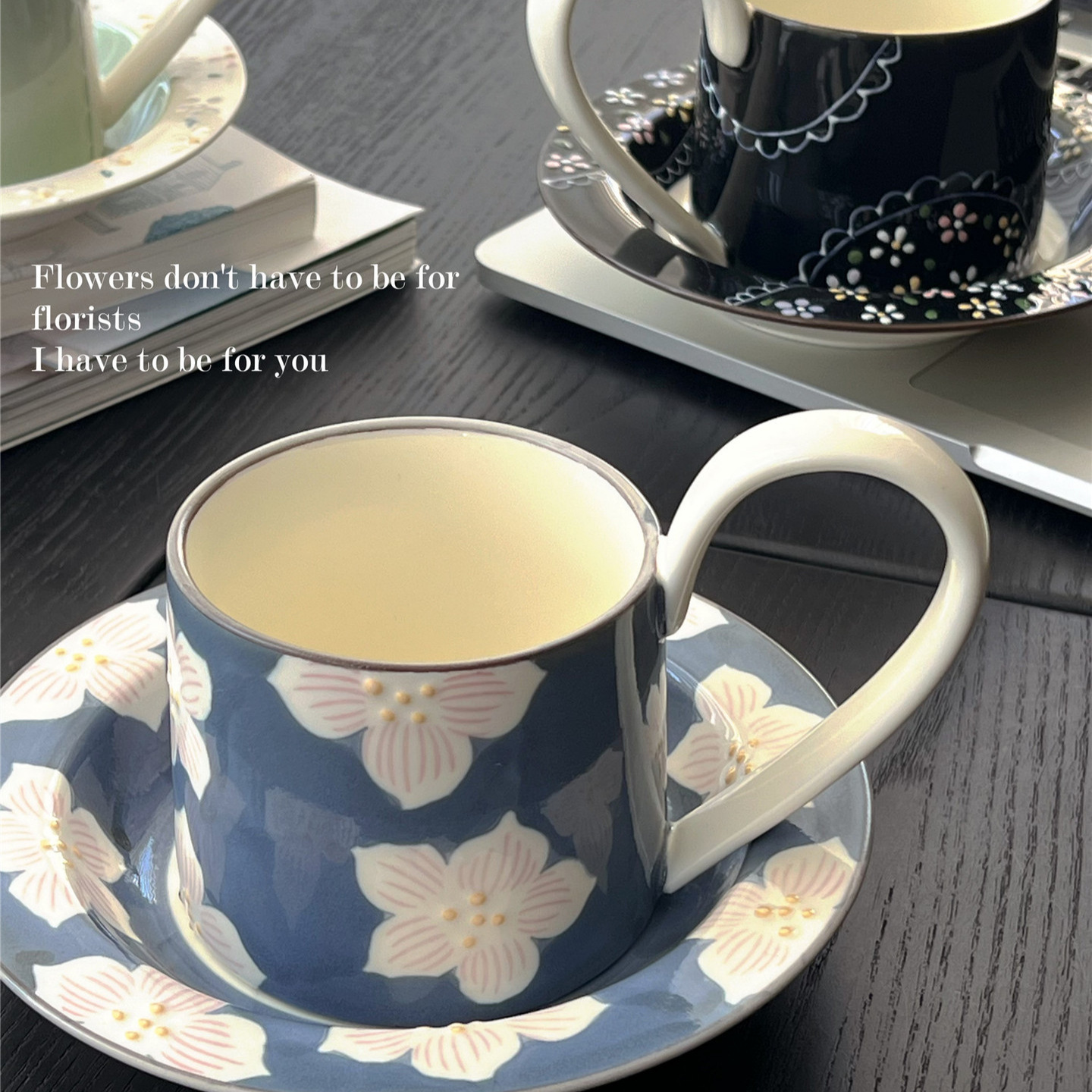 Shang 'en lujo medieval taza de café y plato conjunto de cerámica chica corazón marca taza retro relieve pintado a mano taza de menú de la tarde