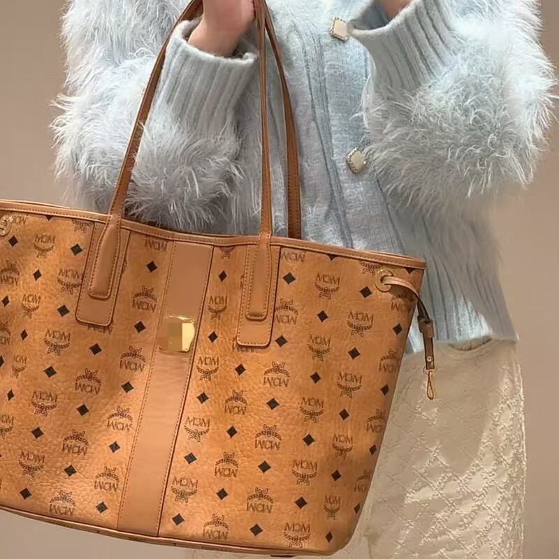 Mc's New Vintage Monogram Tote Bag, Large Capacity Travel Handbag, Versatile Shoulder Bag for Work and Commuting Mc's New Vintage Monogram Tote Bag, Large Capacity Travel Handbag, Versatile Shoulder Bag for Work and Commuting