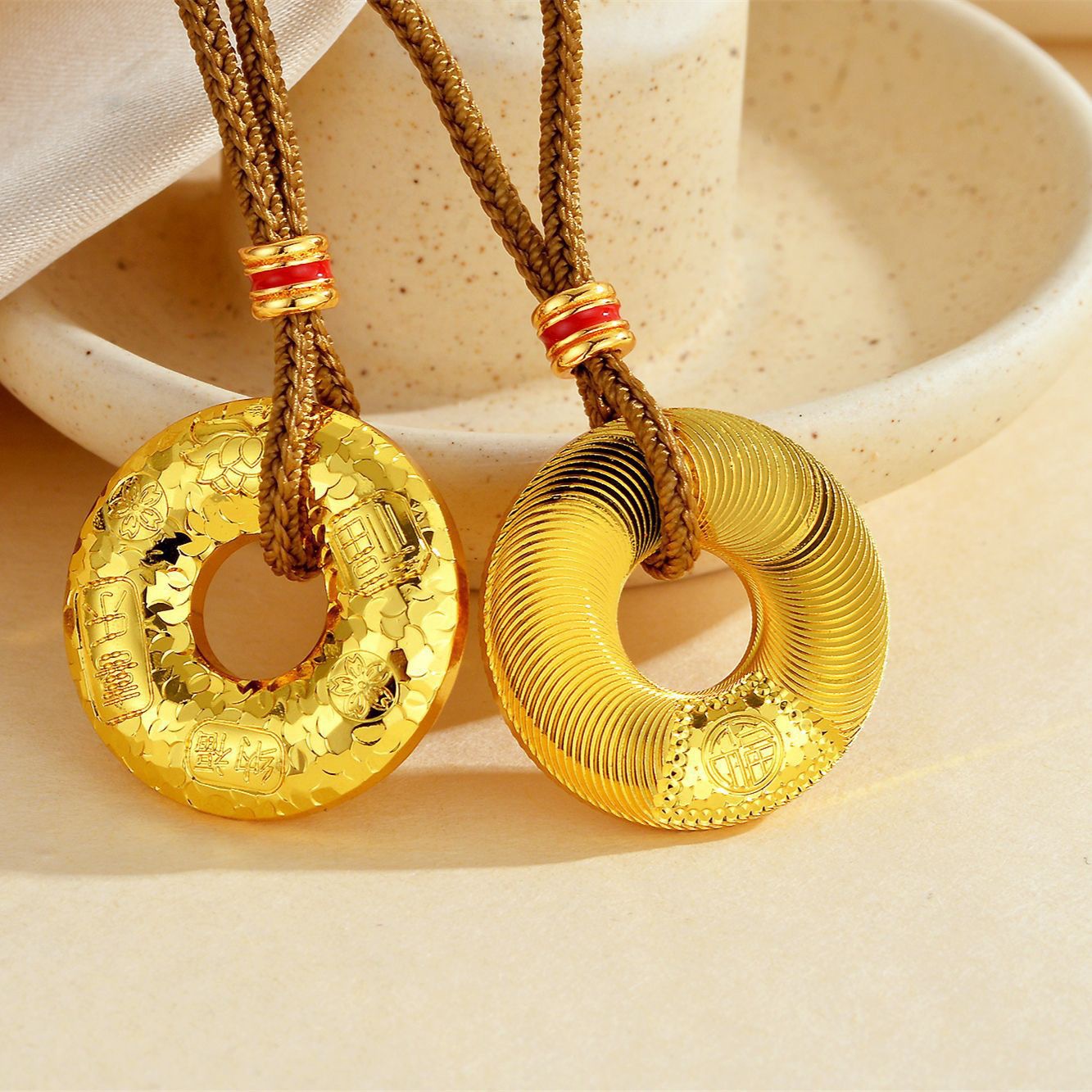 New Chinese-Style Peace Pendant, Sand Gold Crushed Ice Cat's Eye Necklace, Brass Gold-Plated Auspicious Message Pendant for Women