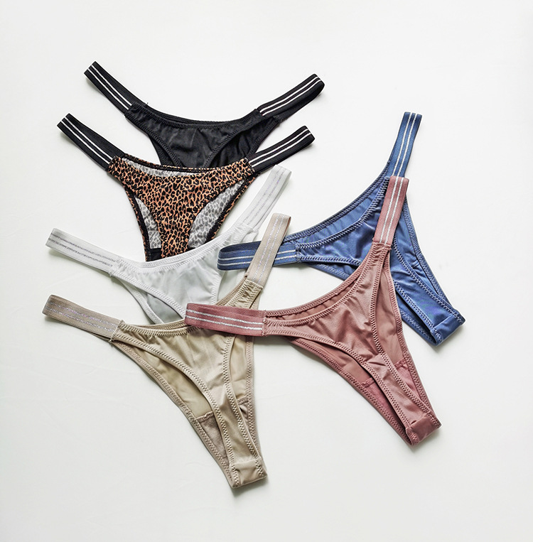 Solid Color Sports Anti-seam Low Waist Thong Panties display picture 1
