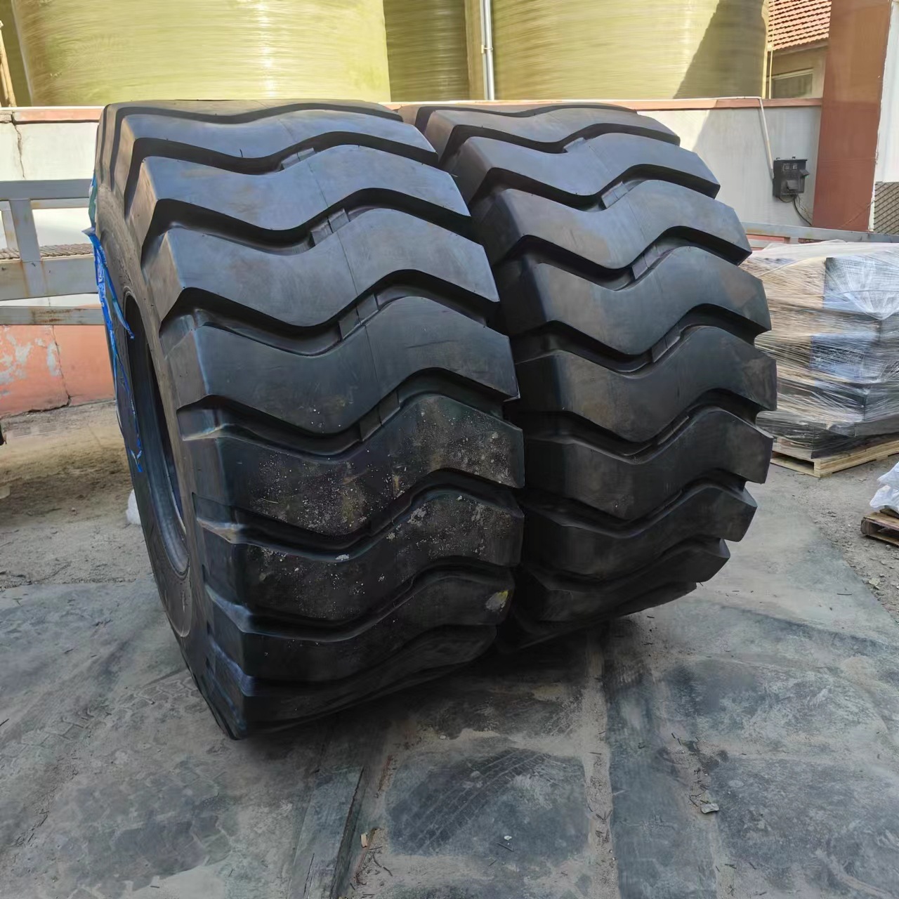 现货供应29.5-25E-3花纹铲运机轮胎 装载机 运梁机 工程轮胎 批发