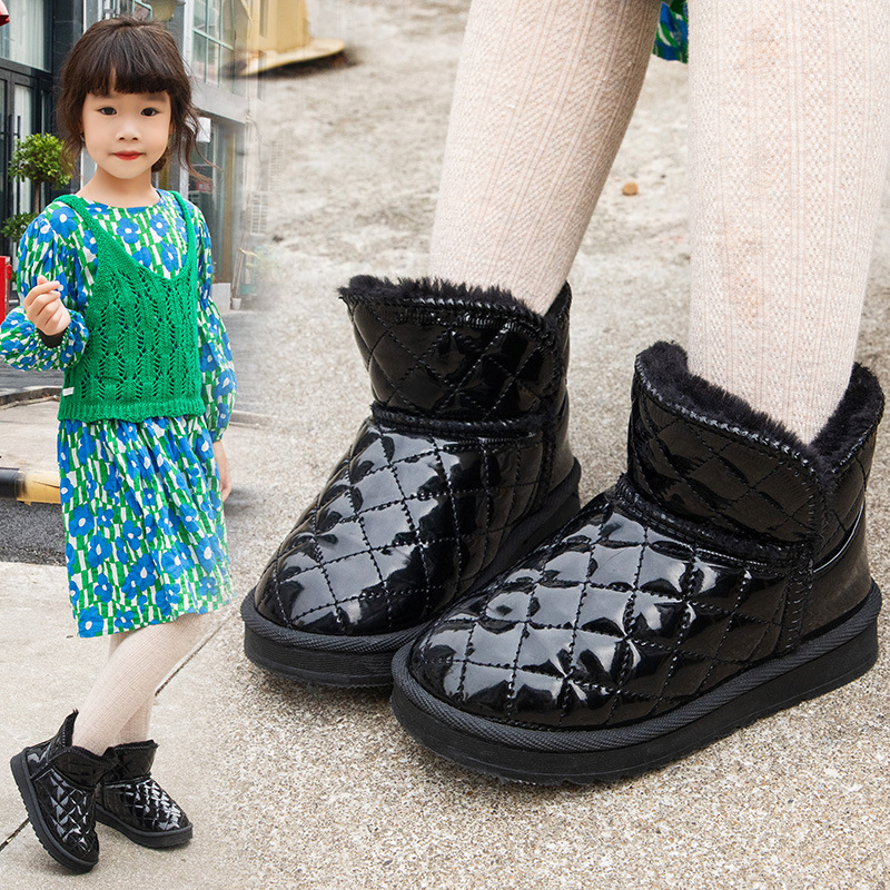 Botas de nieve para niñas zapatos de algodón para niños con forro polar 2022 nuevos Otoño e Invierno de cuero impermeable Botas cortas para niños botas de algodón cálido image 4