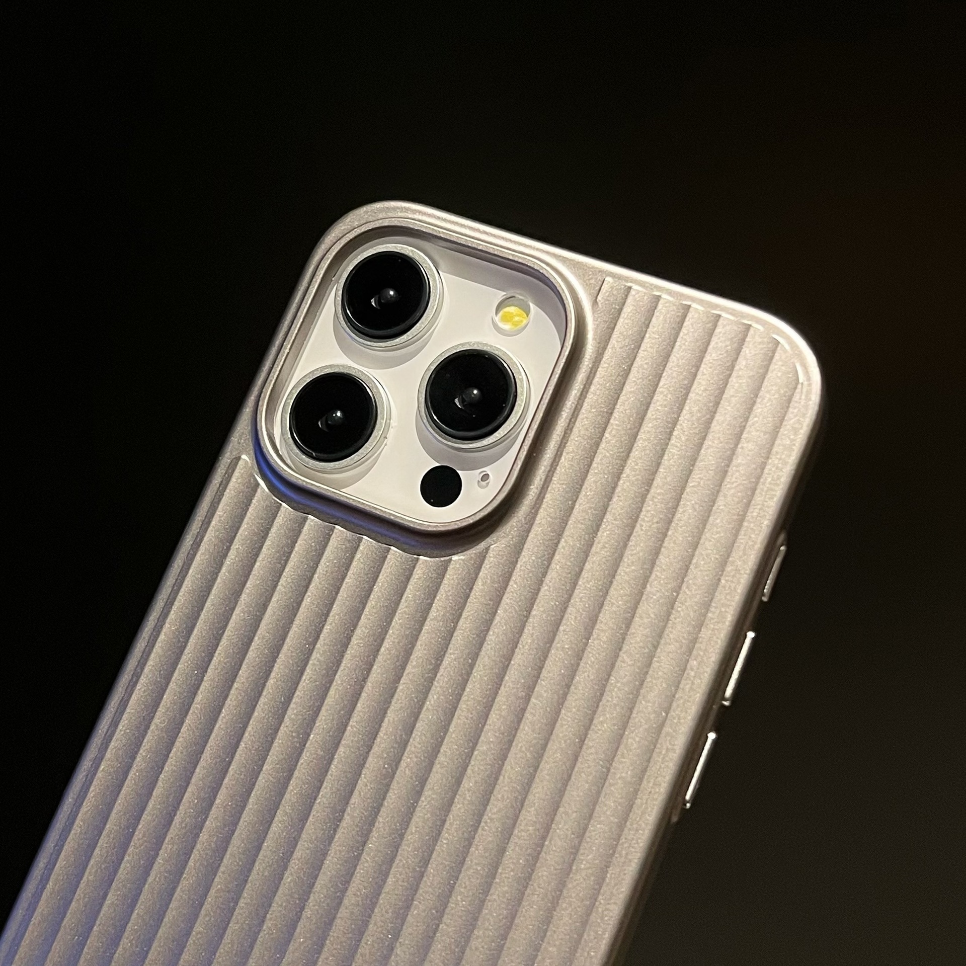 Matte Hard Shell Case For Iphone 17 And 16 Pro Max Luggage Style_voghion.com