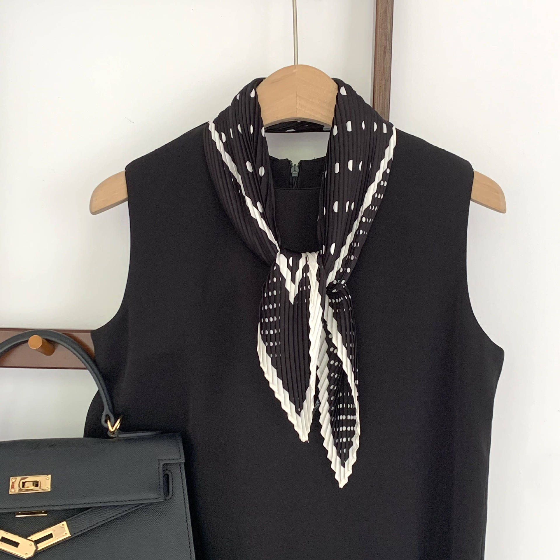 Punto de onda de borde blanco arrugado