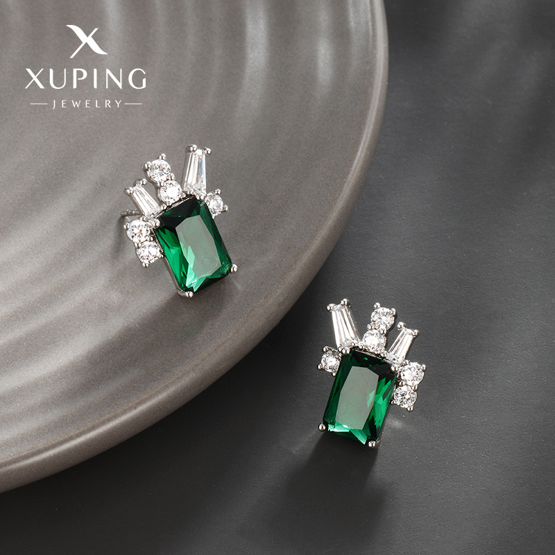 Xuping imitación de aretes de color esmeralda de verano de alto nivel nicho pernos de lujo ligeros temperamento cuadrado simple orejas para mujeres